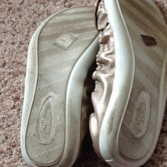 Sudini metallic gold flats - Picture 4 of 5